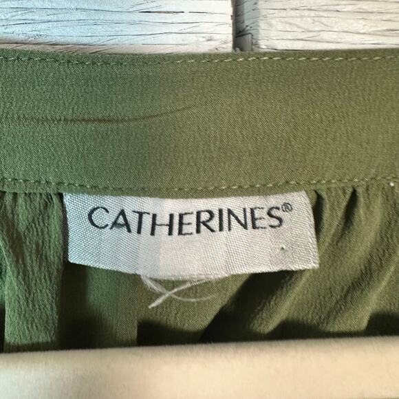 Catherine’s women blouse round collar button up V-neck feminine fall plus size ￼ - Picture 4 of 10